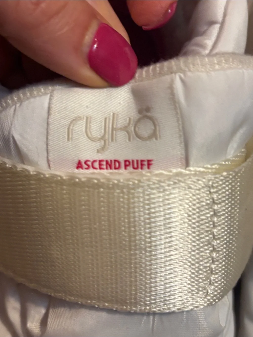 Ryka ascend puff size 8 surround fit